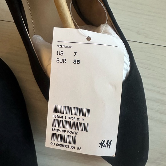 🚨CLEARANCE SALE🚨 “NEW” H&M BLACK PUMPS - Picture 9 of 9